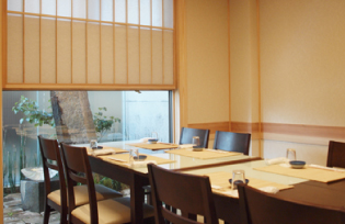 会場