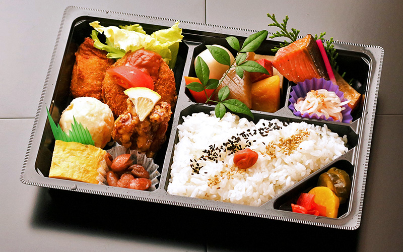 お弁当1,667円（1,500円税込）