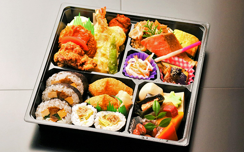 お弁当2,500円（2,700円税込）