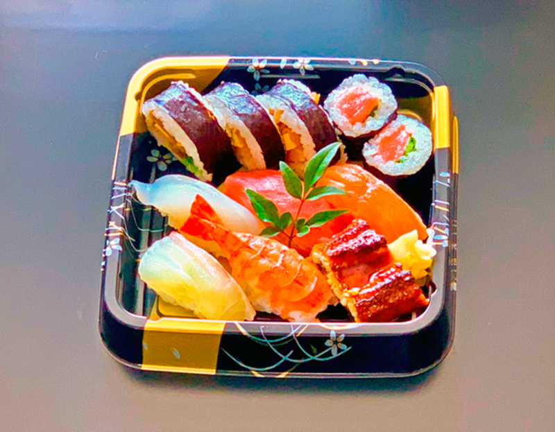 にぎり盛合せ並3,000円（3,240円税込）